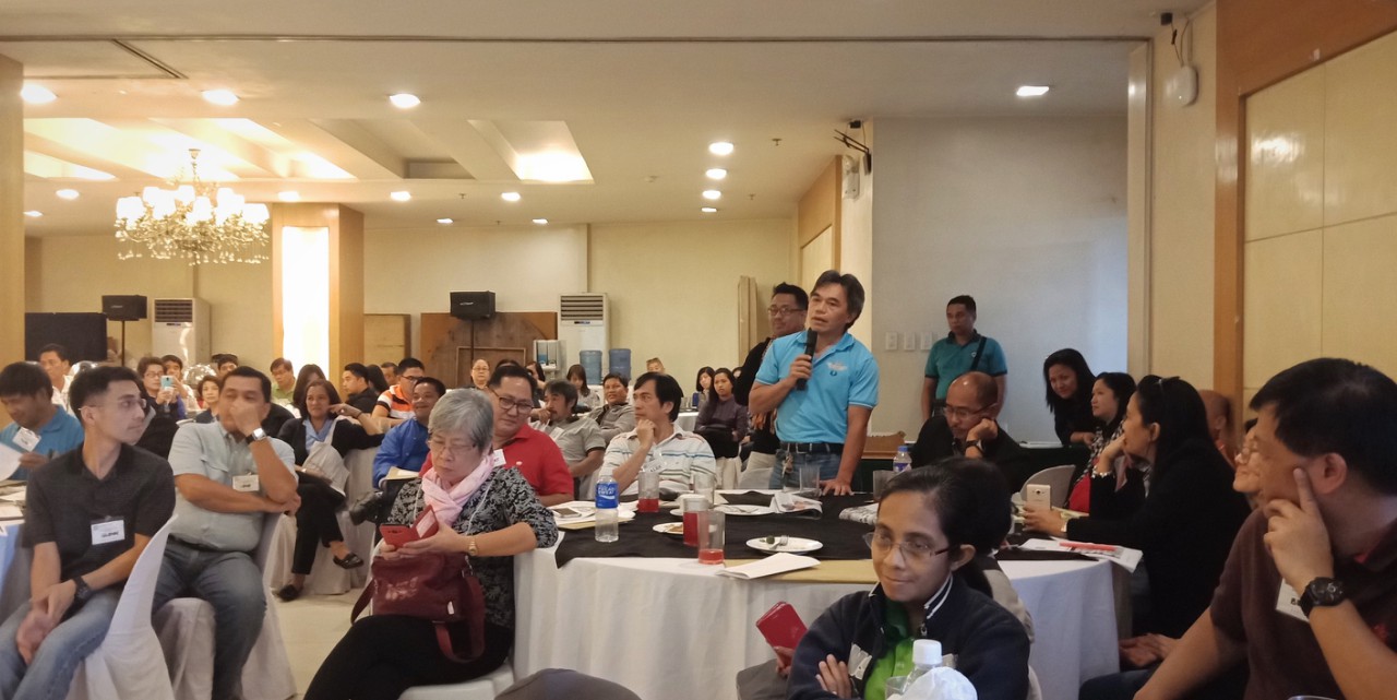 DOE LISTENS: Stakeholder participants actively participate during the open forum for the IEC of the Philippine Energy Plan ‎‎2017-2040 held on 5 December at Chalet Hotel in Baguio City for northern Luzon stakeholders. Discussions included the benefits and impact of the PEP ‎‎2017-2040 on the country's development and related policy issuances affecting the energy sector.