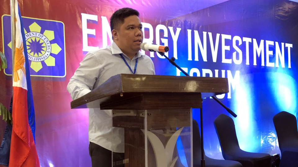 Department of Energy Assistant Secretary Redentor Delola presents the Philippine energy situation and the various energy investment opportunities in the Visayas region during the 2018 Visayas Energy Investment Forum held at Cebu Parklane Hotel on Thursday, 13 September 2018.